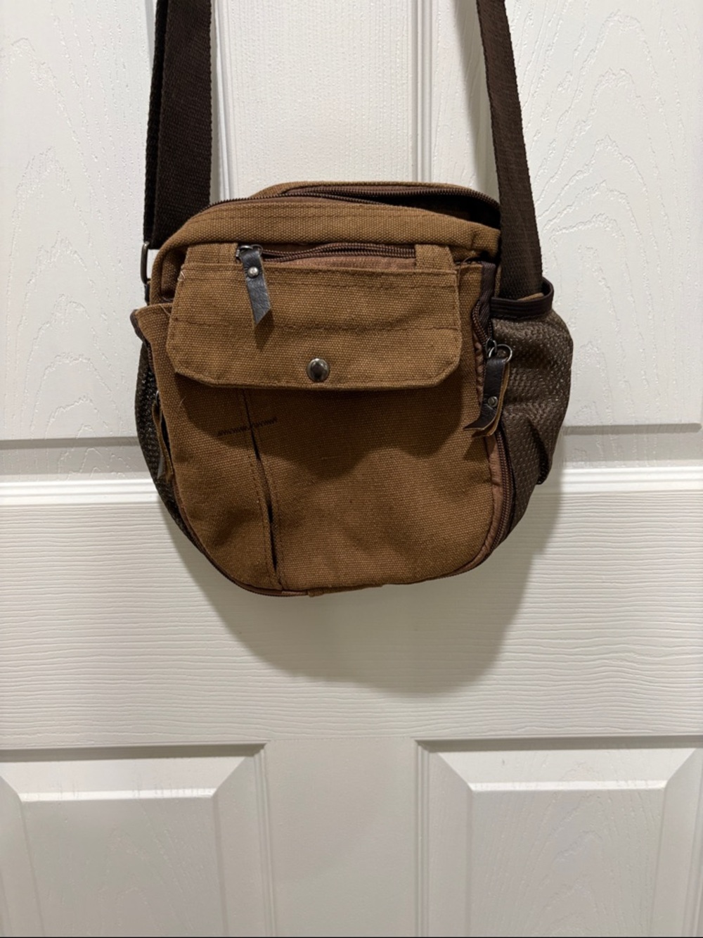 Source Unknown Brown Canvas Crossbody Bag with Dark Brown Strap
